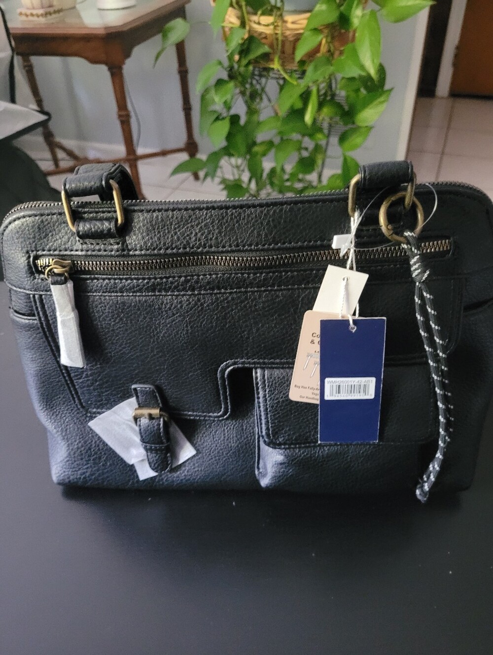 White Mountain Black Faux Leather Shouldet Bag